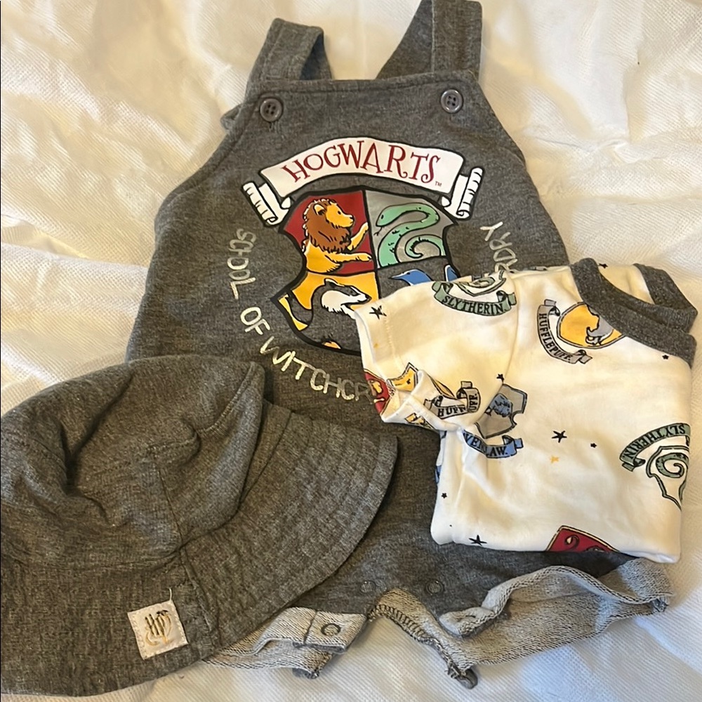 Hogwarts Baby Outfit Set with Hat